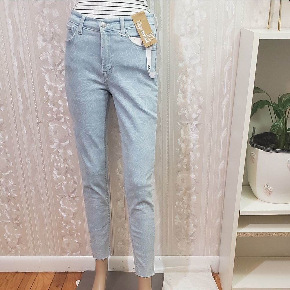 Kensie Vintage Luxe Flower Background Jeans